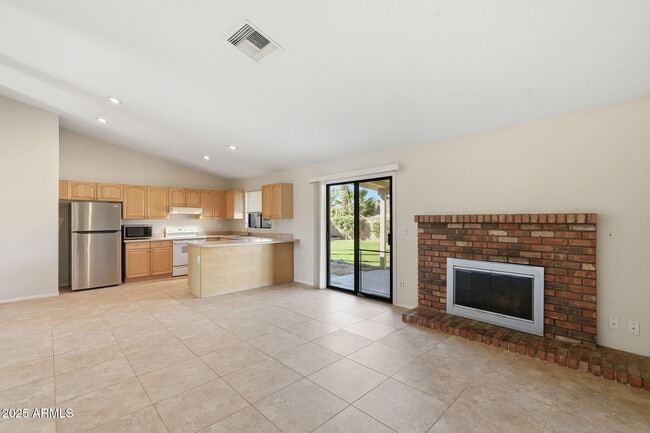 Building Photo - 16264 N 66th St