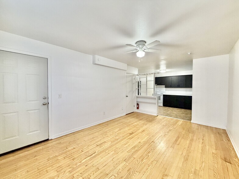 Building Photo - 290 Orchard Dr