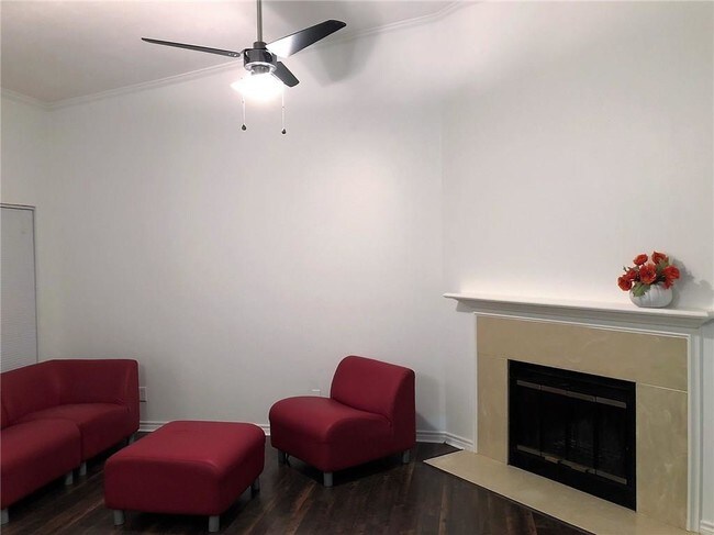 Building Photo - 2730 Silver Creek Dr