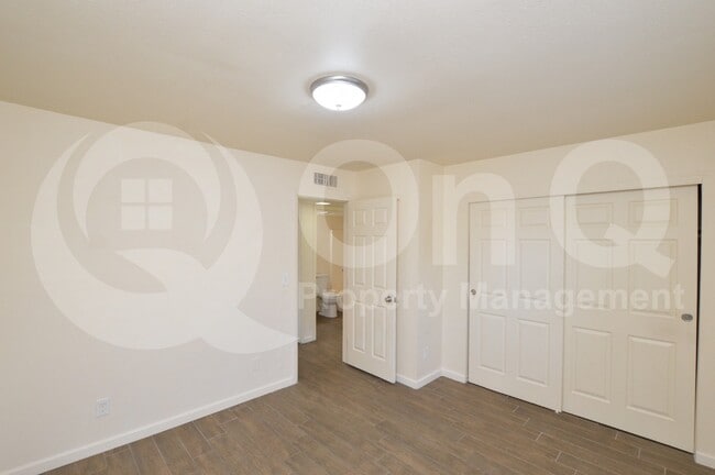 Building Photo - 2719 E Tierra Buena Ln