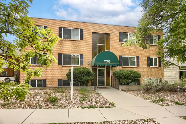 Primary Photo - Stunning Condo Unit In Prime Location!