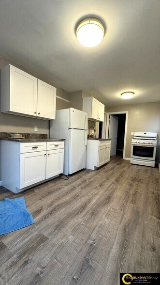 Primary Photo - 222 Hamilton St