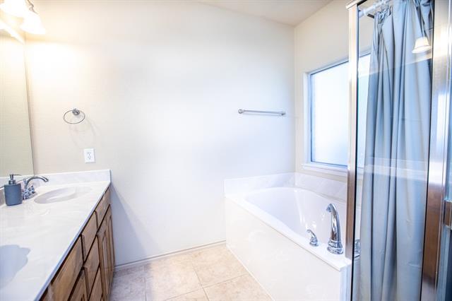 Building Photo - 2512 Priscella Dr