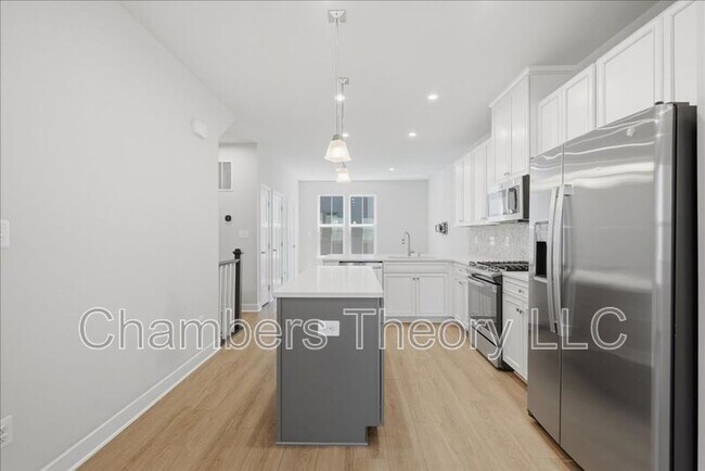 Building Photo - 4322 Ellipse Ter
