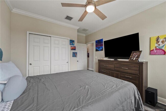 Building Photo - 1813 NW Cataluna Cir