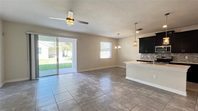 Building Photo - 15079 Evergreen Oak Loop