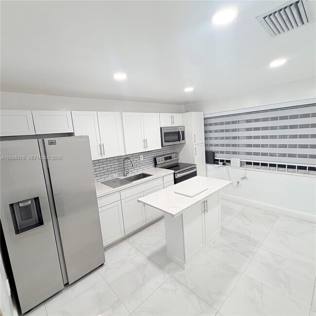 Building Photo - 10305 SW 149th Terrace