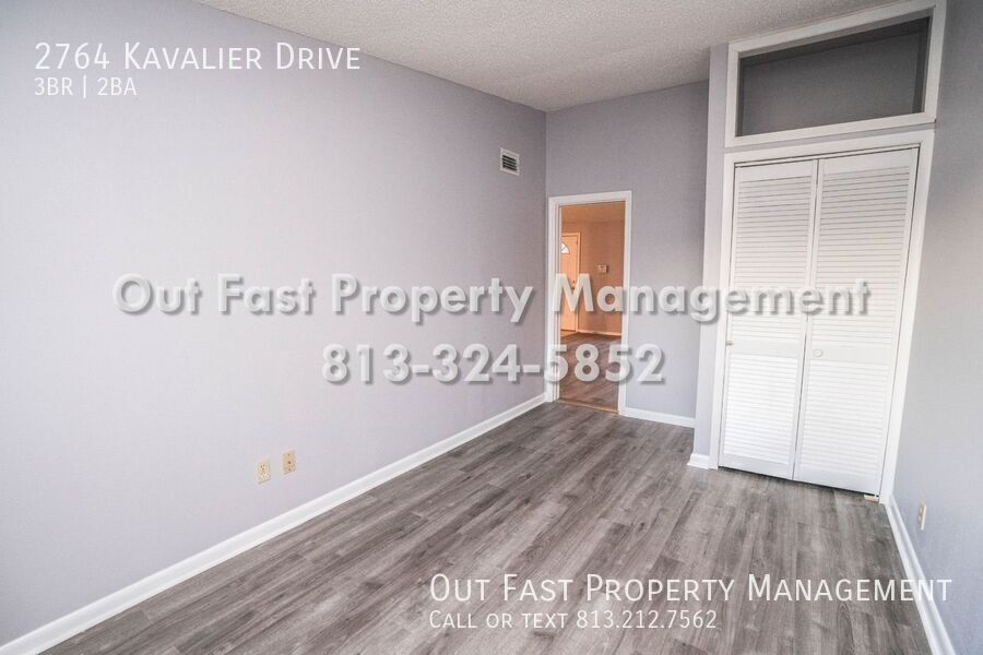 Building Photo - 2764 Kavalier Dr