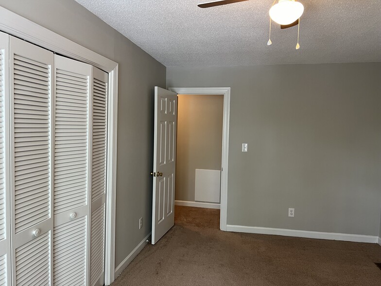 Building Photo - 2505 Saint Christopher Cir SW