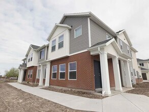Building Photo - HCT 571