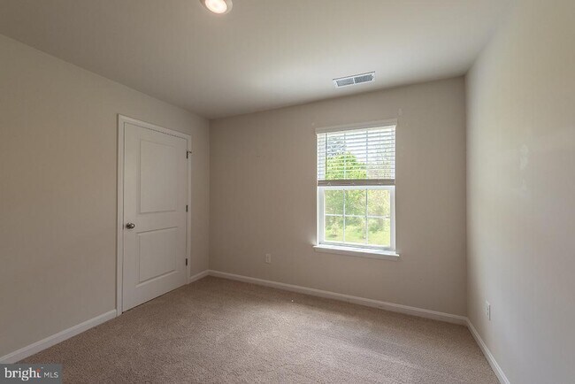 Building Photo - 5213 Crooked Ln