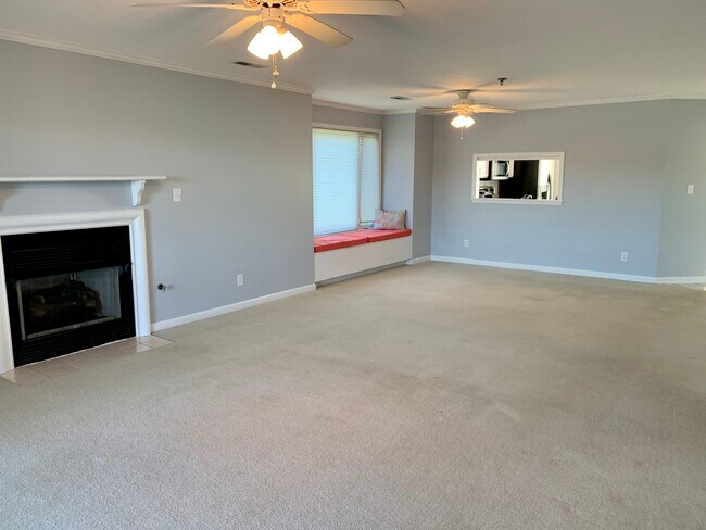 Building Photo - 716 Ivy Lake Dr