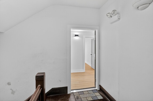 Building Photo - 4622 S Calumet Ave