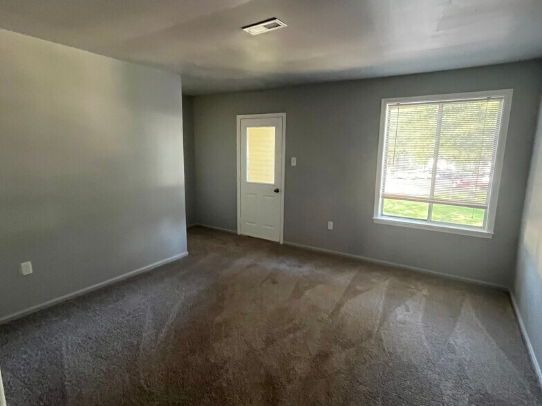 Bedroom - 124 Kittery Ct