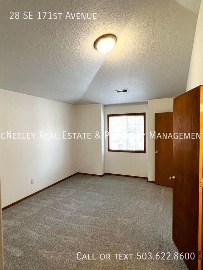 Building Photo - Nice 3 Bedroom Home