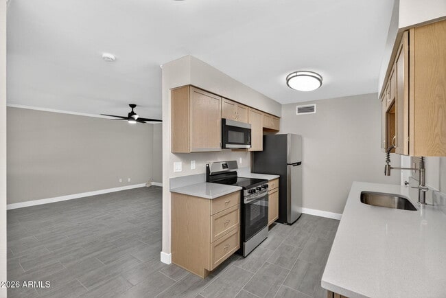 Building Photo - 10123 N 96th Ave