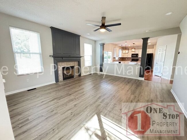Building Photo - Luxury 5 bedroom, 4 bathroom Home Availabl...