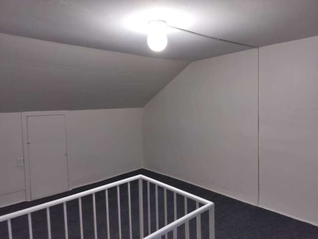 Building Photo - 547 Centre St