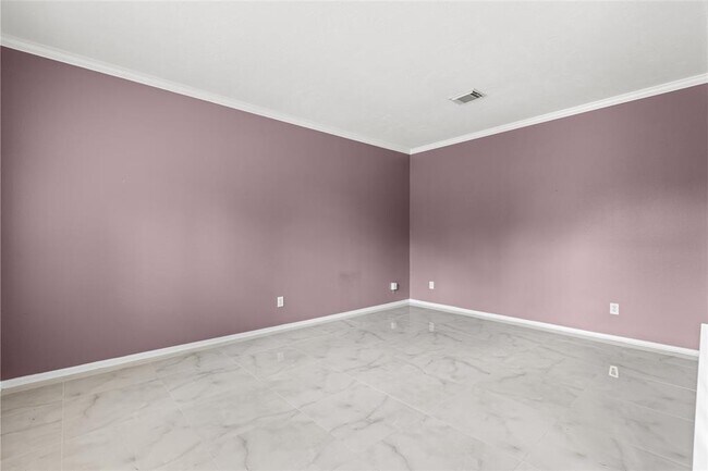 Building Photo - 20106 Pinehaven Ln