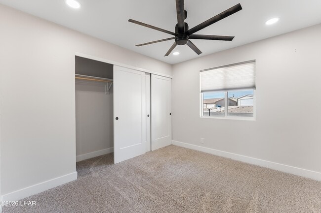 Building Photo - 2150 Lake Havasu Plaza