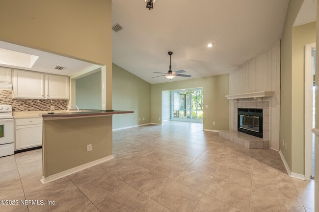 Building Photo - 111 Cranes Lake Dr