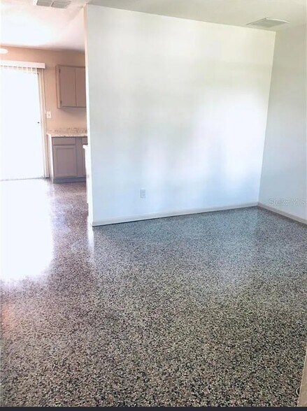 Building Photo - 5807 Colchester Dr