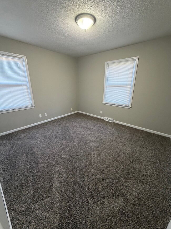 Building Photo - 1428 Grandview Dr