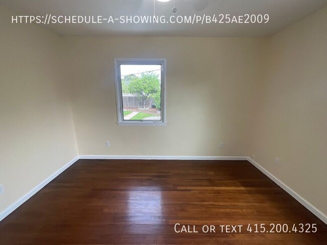 Building Photo - 962 Hall St