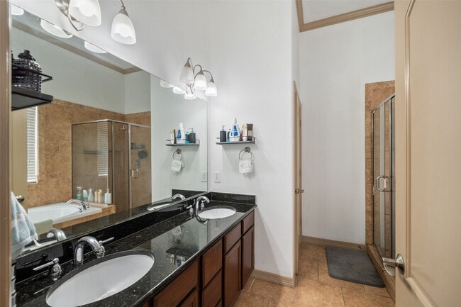 Building Photo - 911 McKinney Park Ln