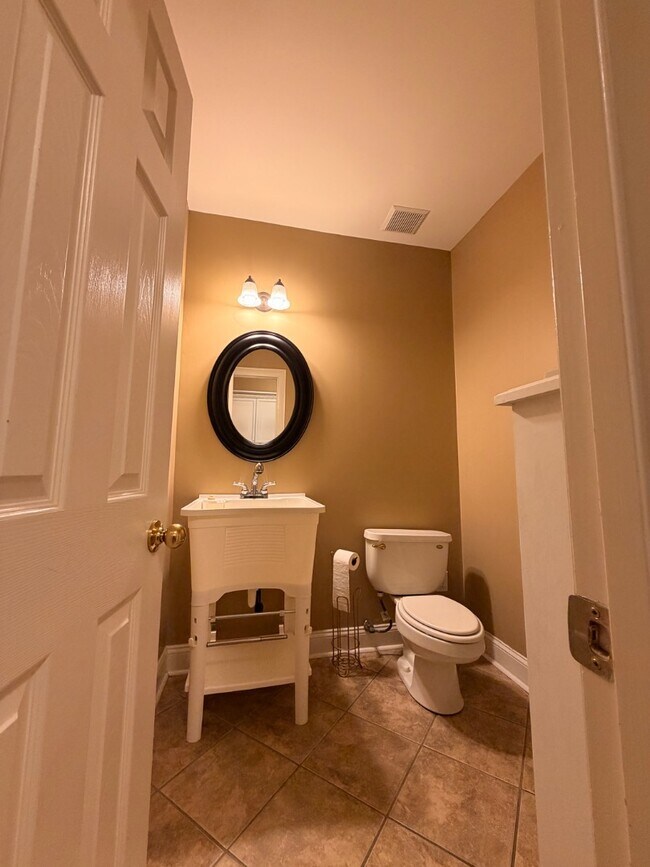 Building Photo - 9342 Wrens Way