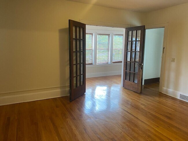 Building Photo - 1009-11 Euclid Avenue