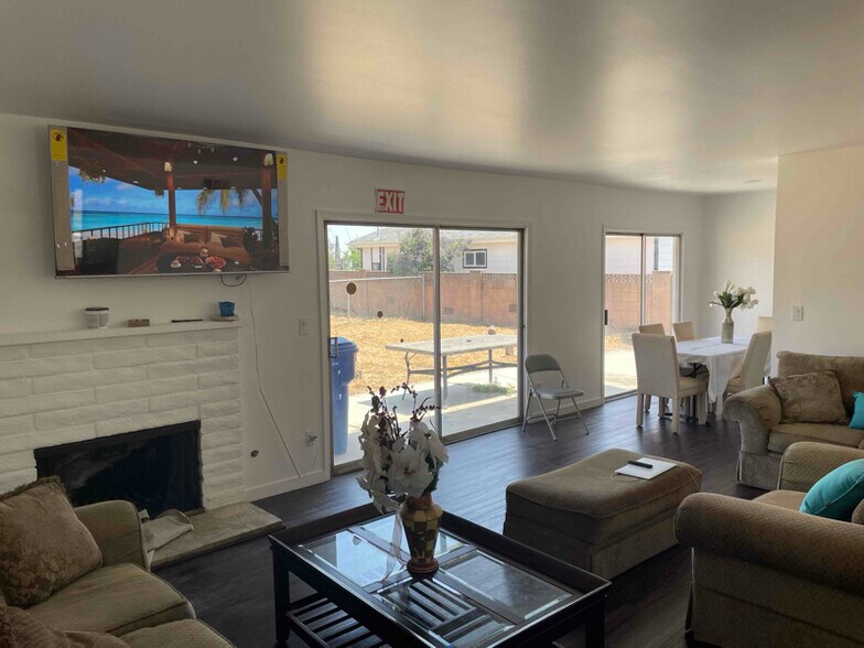 Building Photo - 11350 Kagel Canyon St
