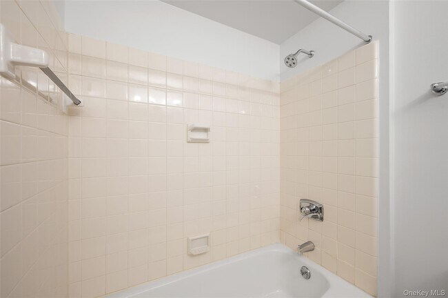 Building Photo - 25 Rockledge Ave