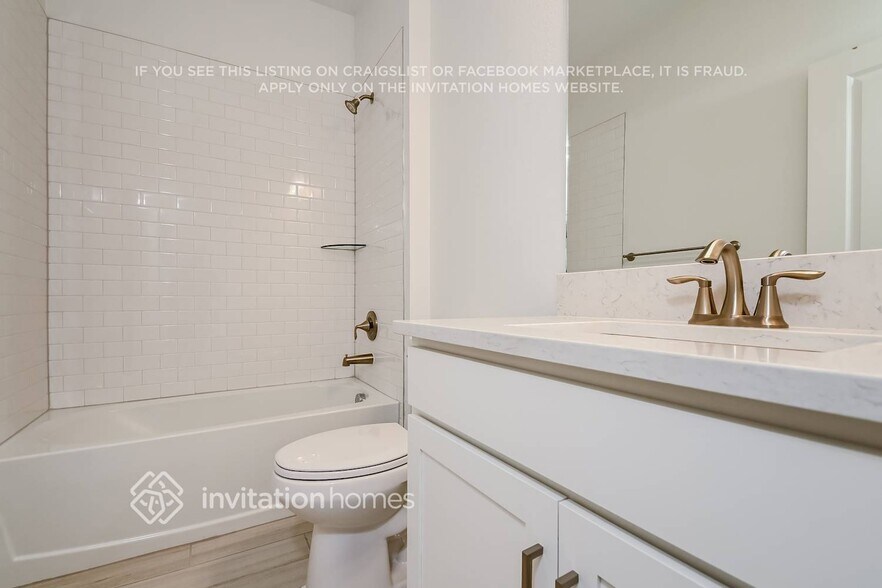 Building Photo - 14326 17 Ct E