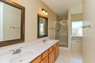 Building Photo - 3410 Streamside Ln