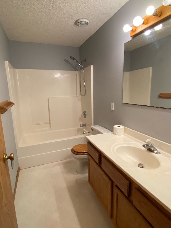 Building Photo - 2415 319th Ln NE