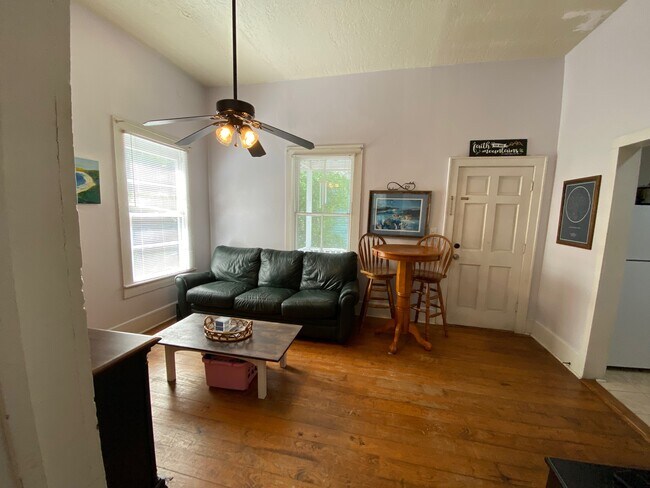 Back apartment living room - 510 S 6th St
