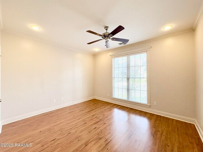 Building Photo - 23 Courtyard Cir