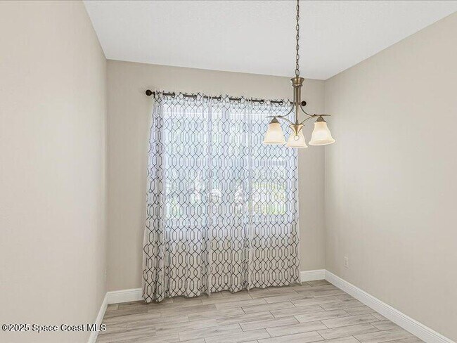 Building Photo - 7921 Mocan Ct