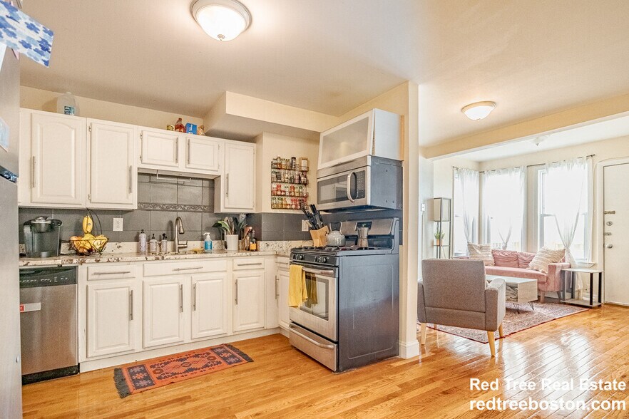 Building Photo - 238 Everett St