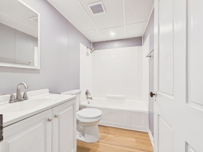 Building Photo - Sweet One Bedroom in Mechanicsburg
