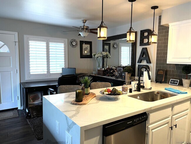 Building Photo - 6970 Ballena Way