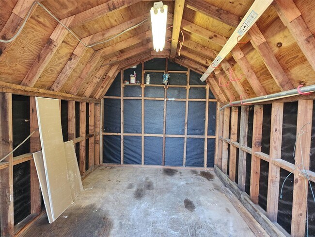 Building Photo - 17118 Choctaw Dr