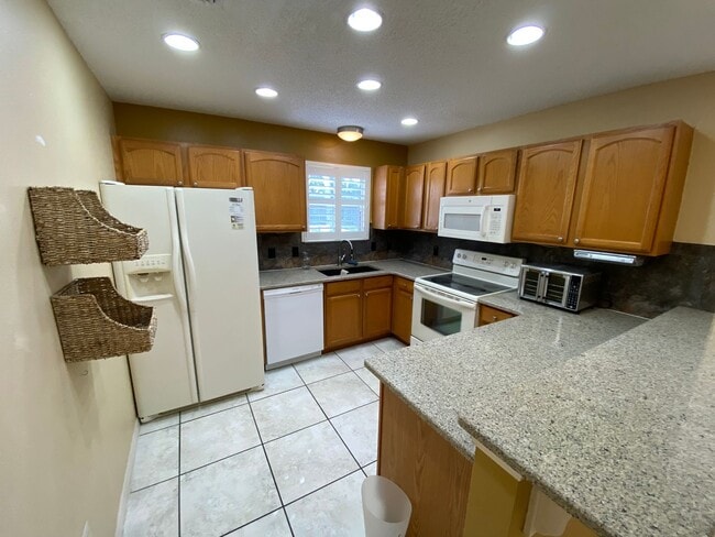 Building Photo - SEASONAL RENTAL or ANNUAL LEASE in The Village of Duval 2 Beds, 2 Bath + den home, Pets OK.