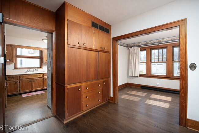 Building Photo - 5313 Lyman Ave