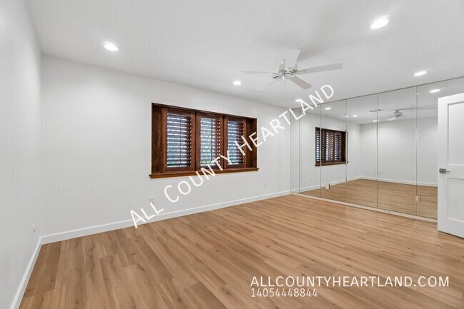 Building Photo - 9009 N May Ave