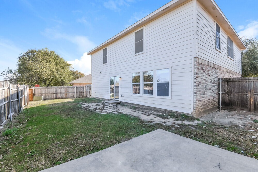 Building Photo - 10024 Chapel Rock Dr