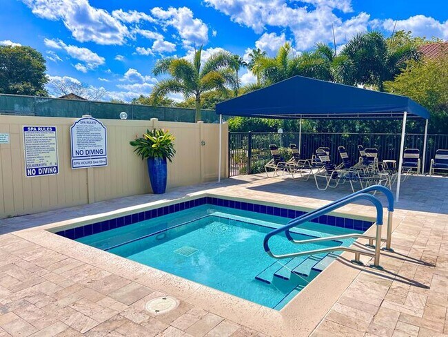 Building Photo - 10952 Roebelini Palm Ct