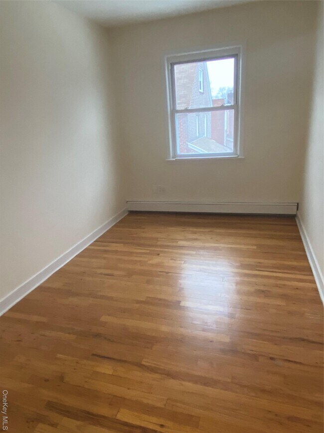 Building Photo - 151-55 20th Rd