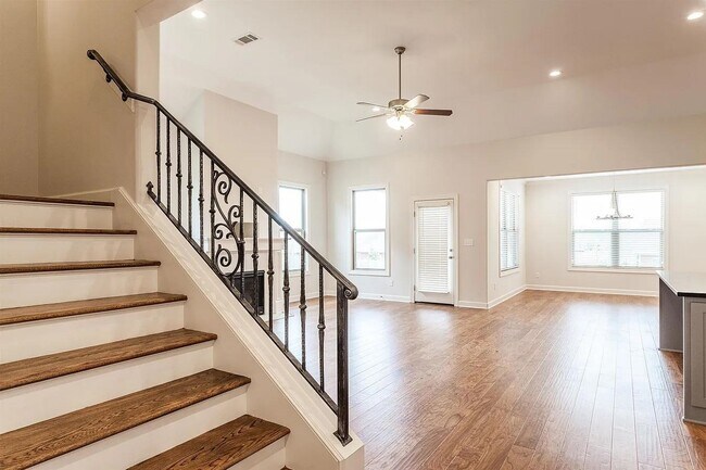 Building Photo - 499 Dogwood Valley Dr